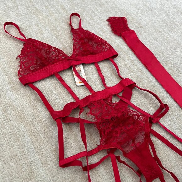 NWT Yandy Red Lace Lingerie Teddy Bodysuit Set OS - Picture 3 of 8